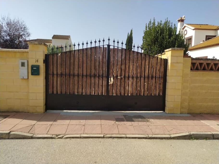 Agradable Casa Con Piscina En La Serrania. Arriate Eksteriør billede